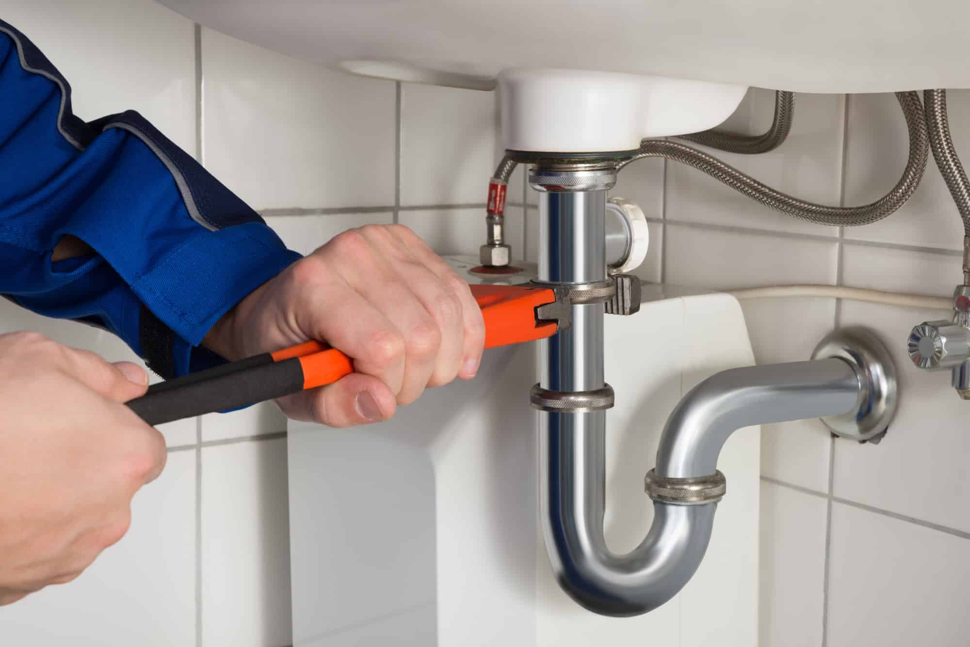 5 Things to Do if a Pipe Is Leaking in Your Home